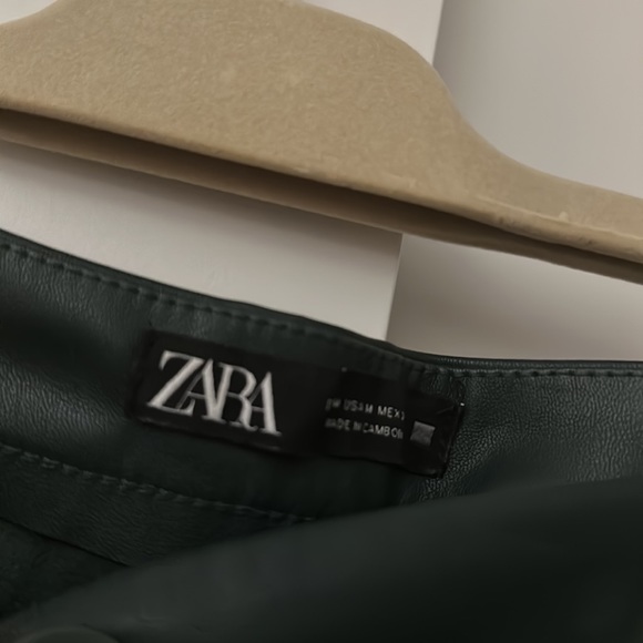 Zara green leather straight leg pants size medium - Picture 3 of 3